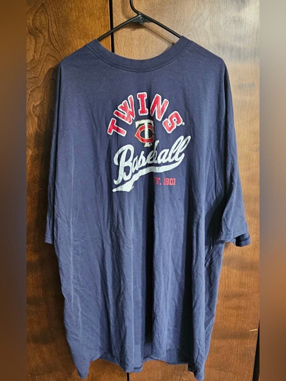 Fanatics Minnesota Twins 5XLT Tee, **Sm Hole See Pics**